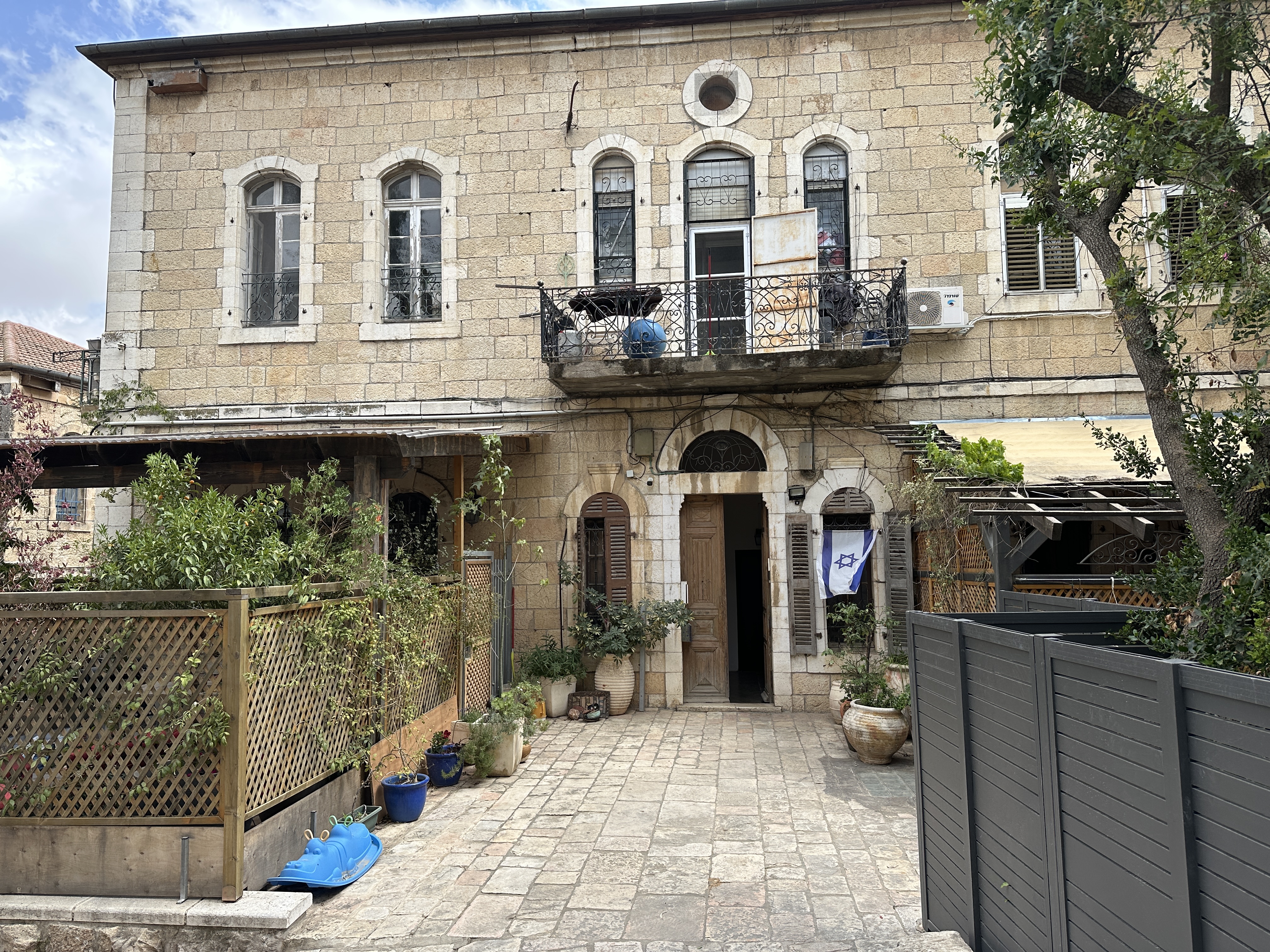Live in a piece of history a short walk from the Kotel — photograph 4