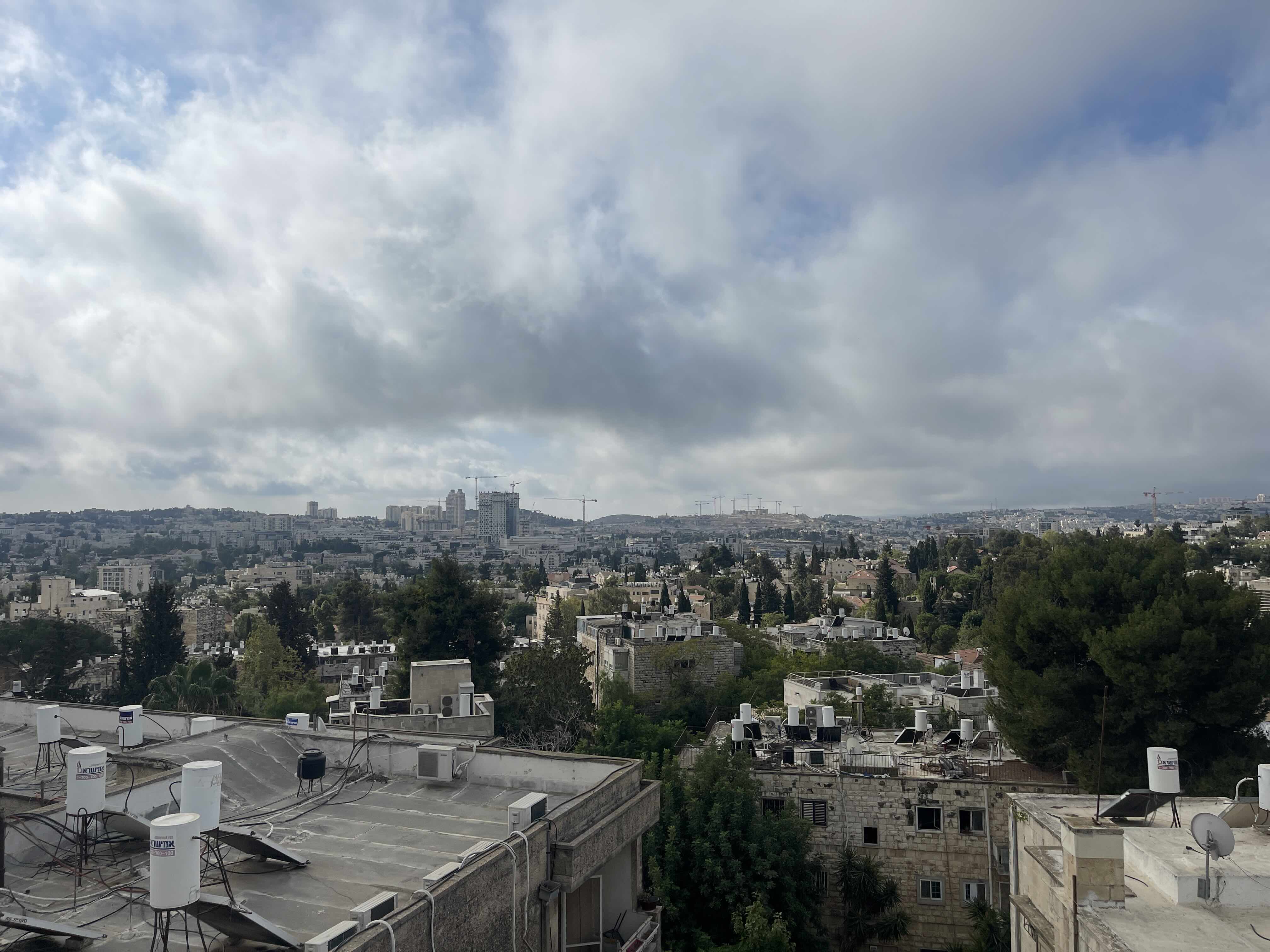 Old Katamon Home with View over South Jerusalem — photograph 7